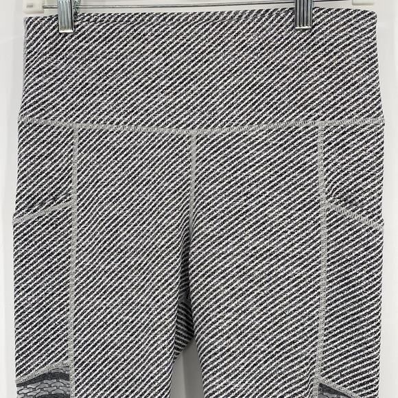 Mono B Striped 7/8 Length Workout Leggings Size Large - Picture 2 of 6